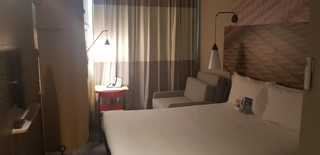 Ibis كارلوس باربوسا المظهر الخارجي الصورة